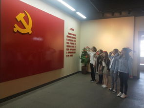 人文學(xué)院黨委組織開展“傳承文化、共鑄黨魂”主題黨日暨文化交流活動